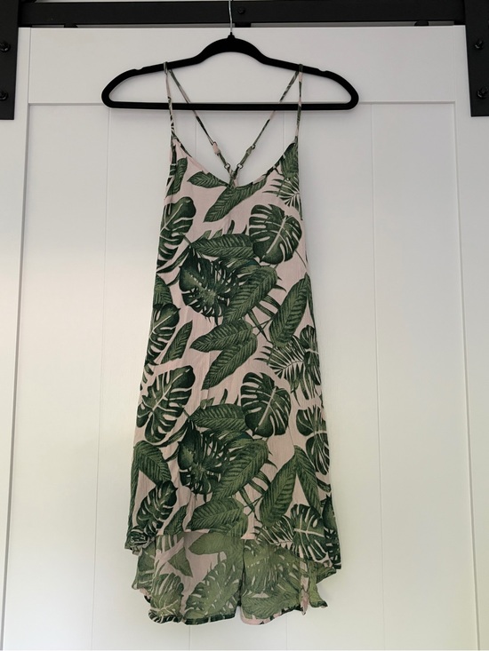 Ripcurl Dresses & Skirts - Rip Curl Pink Mini Dress with Green Tropical Leaf Print